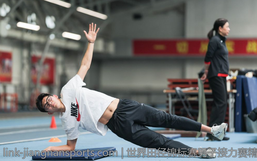 世界田径锦标赛男子接力赛精彩解析